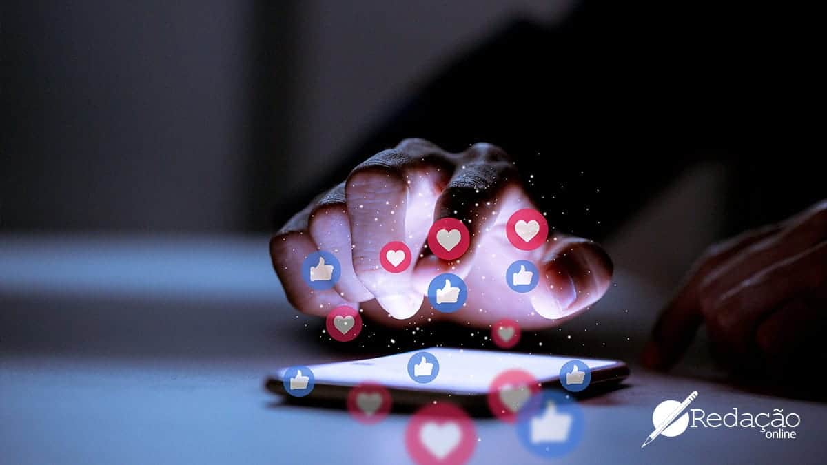 O problema da nomofobia (vício em redes sociais) no cotidiano | Tema de redação