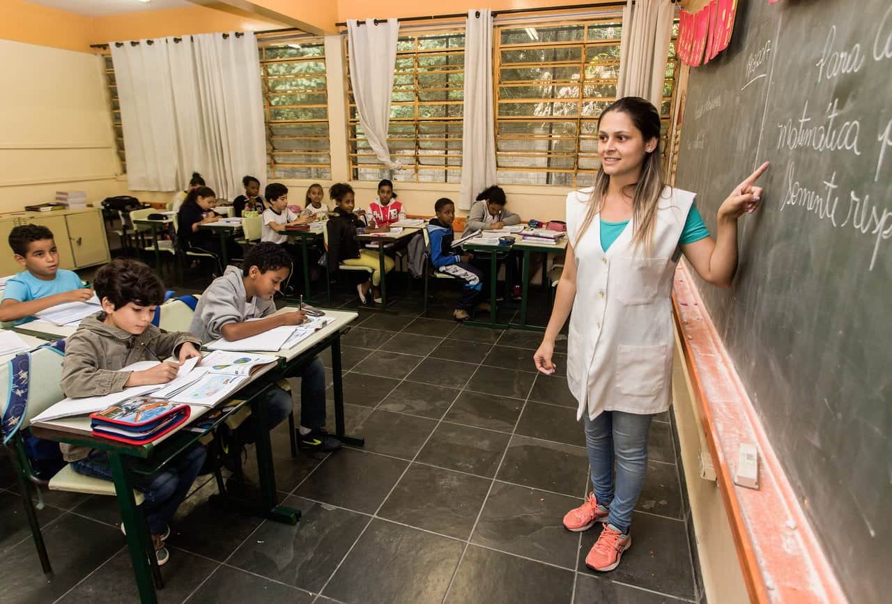 tema-de-redacao-o-historico-desafio-de-se-valorizar-o-professor